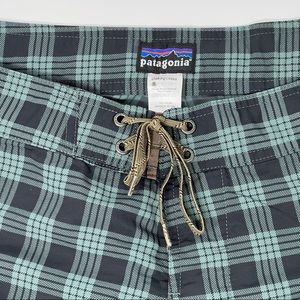 Patagonia Mens board shorts 19” size 36
